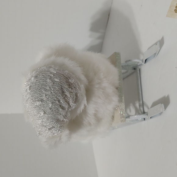 New Winter Baby in Sleigh From the Heritage Signature Collection - Picture 10 of 14